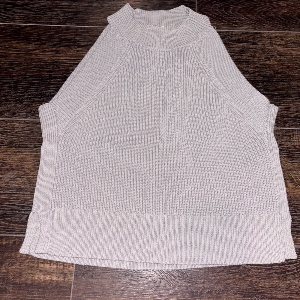 Sleeveless Ribbed Knit Halter Top in Light gray